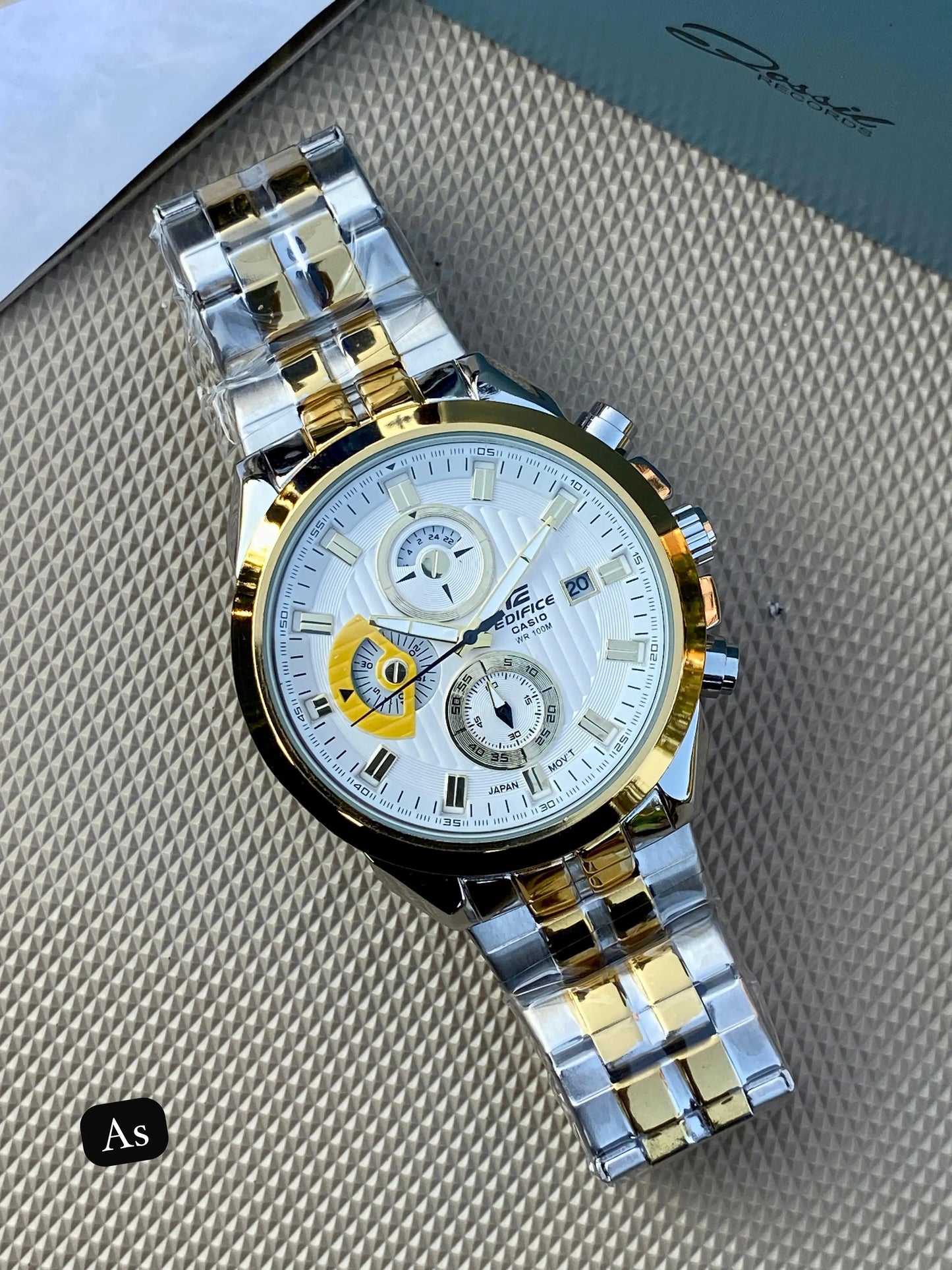 Casio Edifice EFR - 539 White Rich Look Analog For Men Billioniare