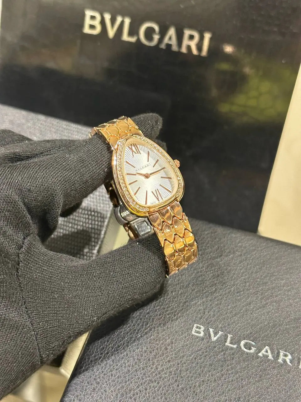 BVLGARI SERPENTI SEDUTTORI Gold and White Analog Watch For Women TGS