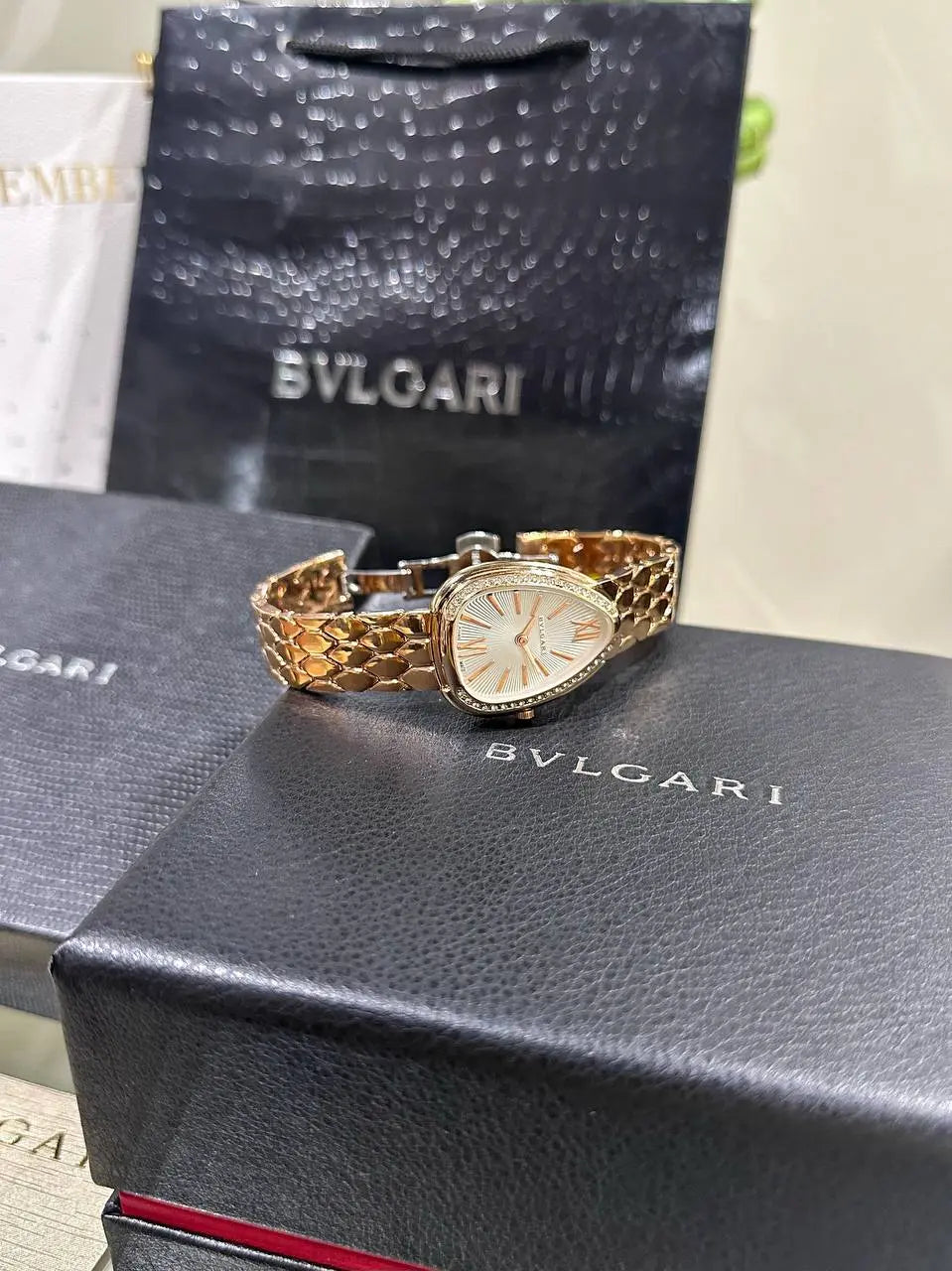 BVLGARI SERPENTI SEDUTTORI Gold and White Analog Watch For Women TGS