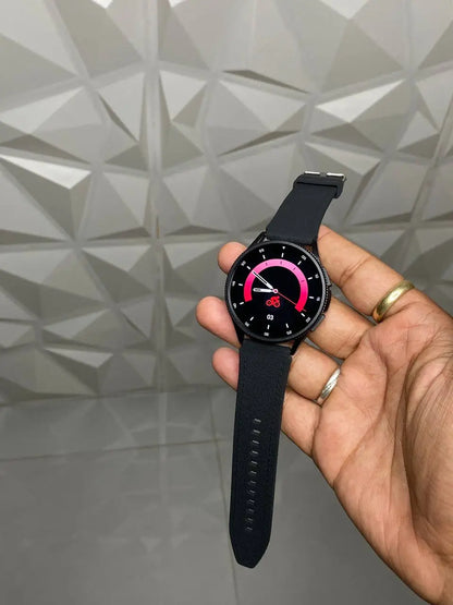 Stylish Samsung Galaxy Watch 6 Classic Smartwatch Unisex 1 Billioniare